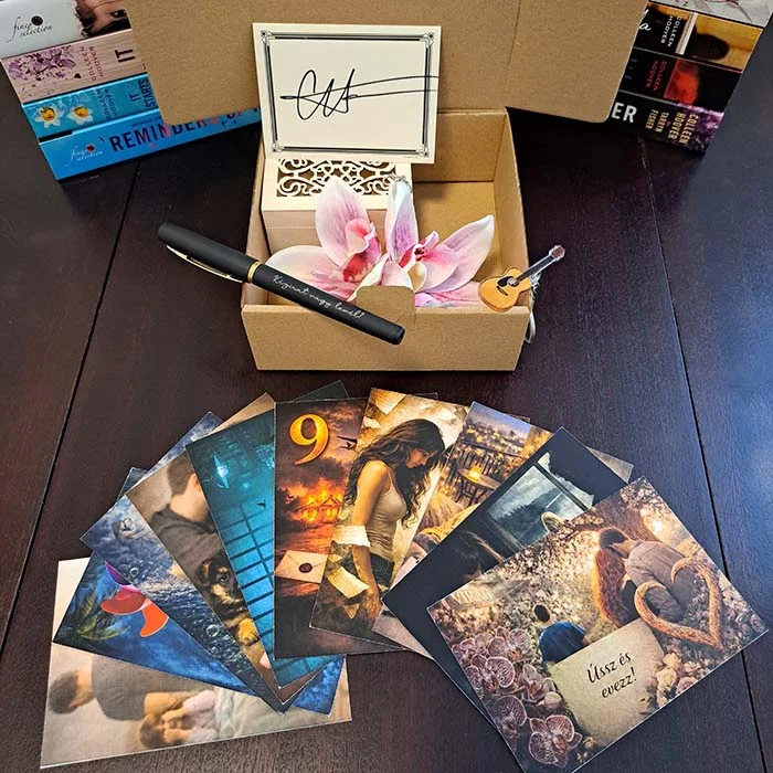 colleen hoover limitált rajongói box – eredeti dedikált kártyával